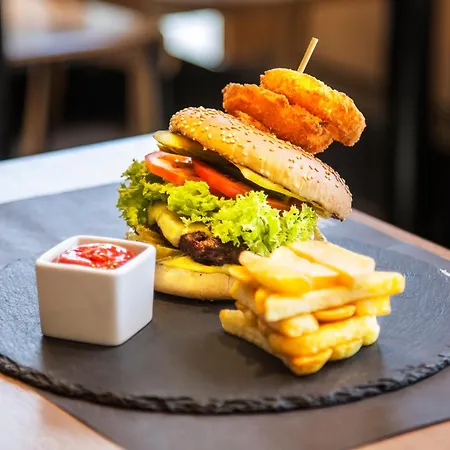 Campanile Prime Centrum فندق