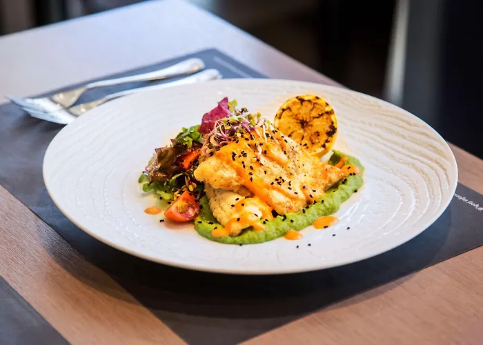 Hotel Campanile / 3*